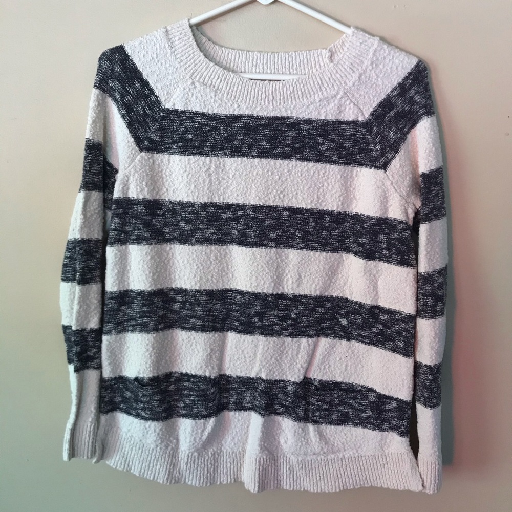 **SOLD**Black and white sweater